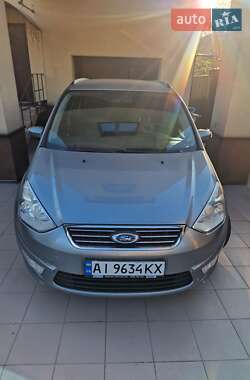 Минивэн Ford Galaxy 2011 в 