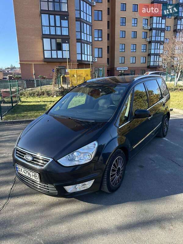 Минивэн Ford Galaxy 2012 в 