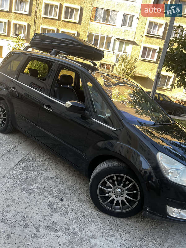 Минивэн Ford Galaxy 2010 в 