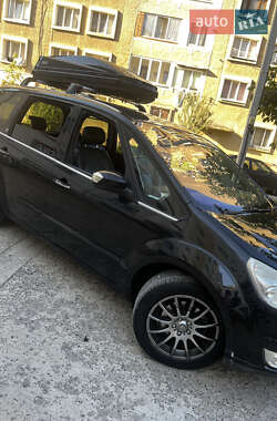 Минивэн Ford Galaxy 2010 в 