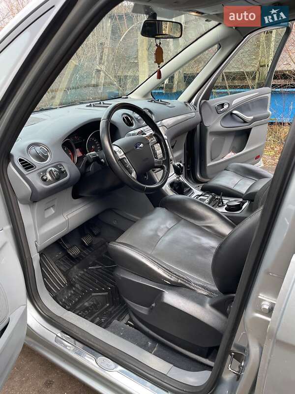 Мінівен Ford Galaxy 2006 в Покрові