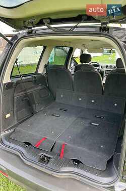 Минивэн Ford Galaxy 2011 в 