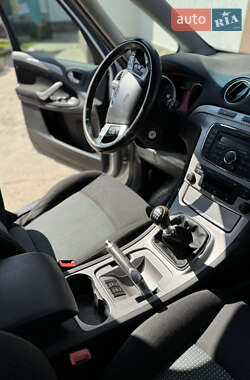 Минивэн Ford Galaxy 2010 в 