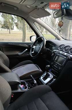 Минивэн Ford Galaxy 2011 в 