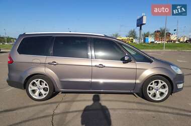 Минивэн Ford Galaxy 2013 в 