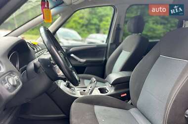 Минивэн Ford Galaxy 2011 в 