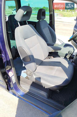 Минивэн Ford Galaxy 2005 в 