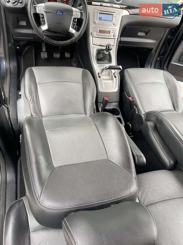 Минивэн Ford Galaxy 2010 в Стрые