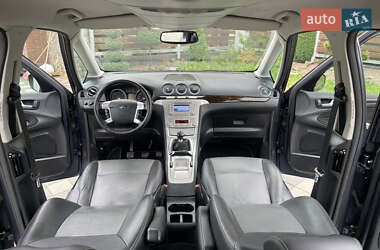 Минивэн Ford Galaxy 2010 в 