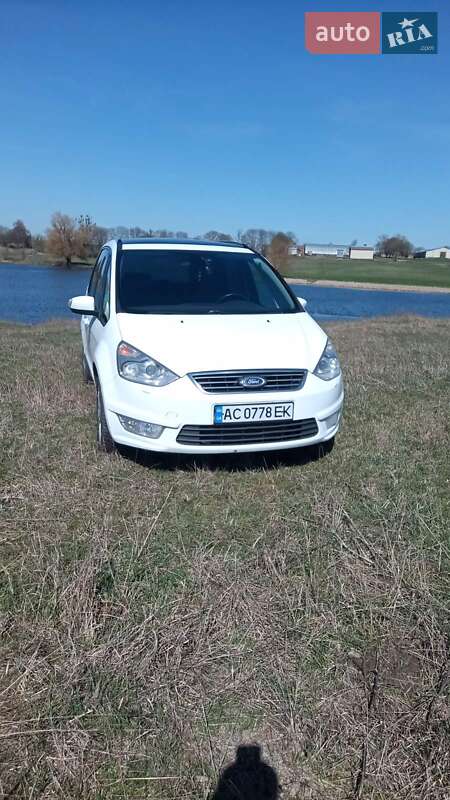 Минивэн Ford Galaxy 2013 в 