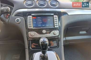 Минивэн Ford Galaxy 2010 в 