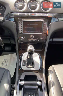 Минивэн Ford Galaxy 2013 в 