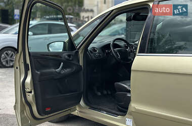 Минивэн Ford Galaxy 2006 в 