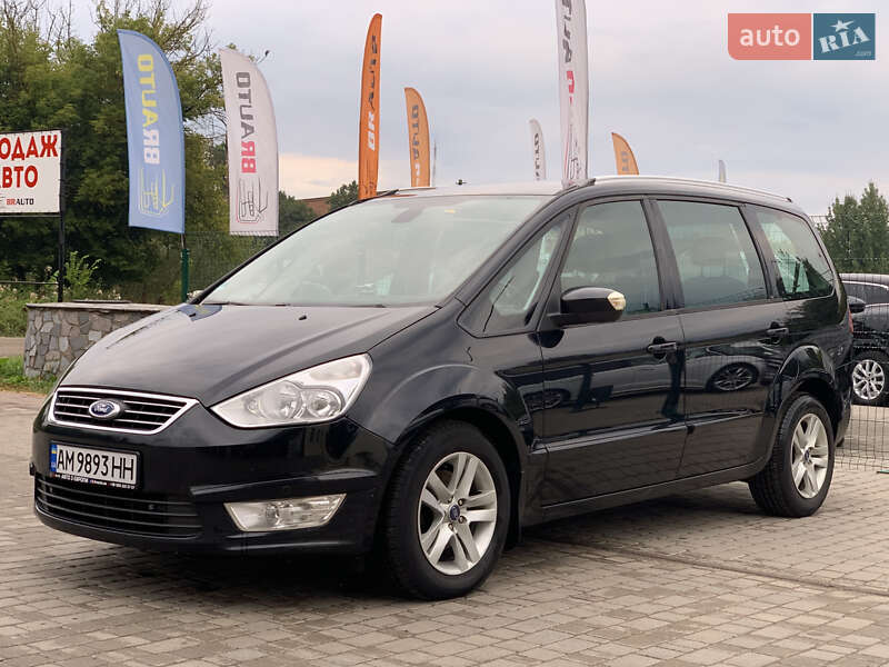 Минивэн Ford Galaxy 2010 в 