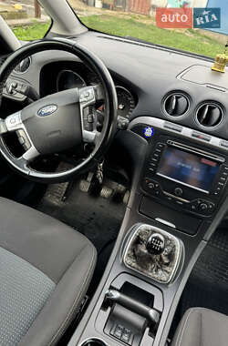Минивэн Ford Galaxy 2011 в 