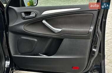 Минивэн Ford Galaxy 2010 в 