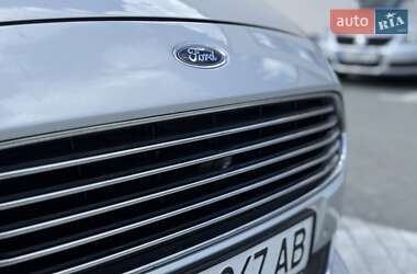 Минивэн Ford Galaxy 2019 в 