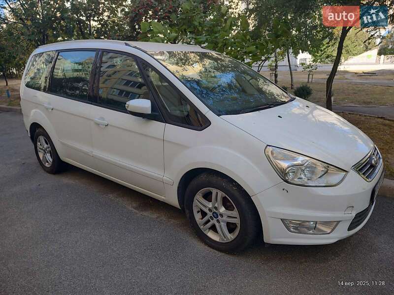 Минивэн Ford Galaxy 2013 в 