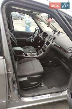 Минивэн Ford Galaxy 2009 в 