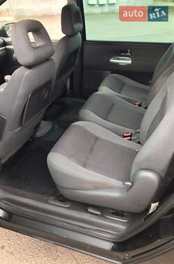 Минивэн Ford Galaxy 2004 в 