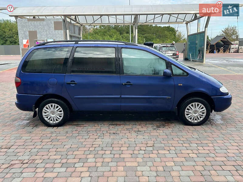 Мінівен Ford Galaxy 2000 в Сарнах