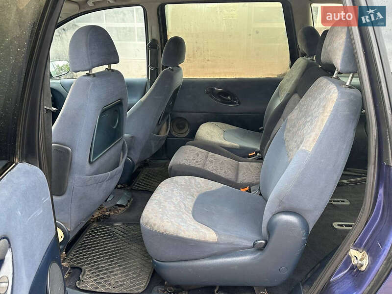 Мінівен Ford Galaxy 2000 в Сарнах