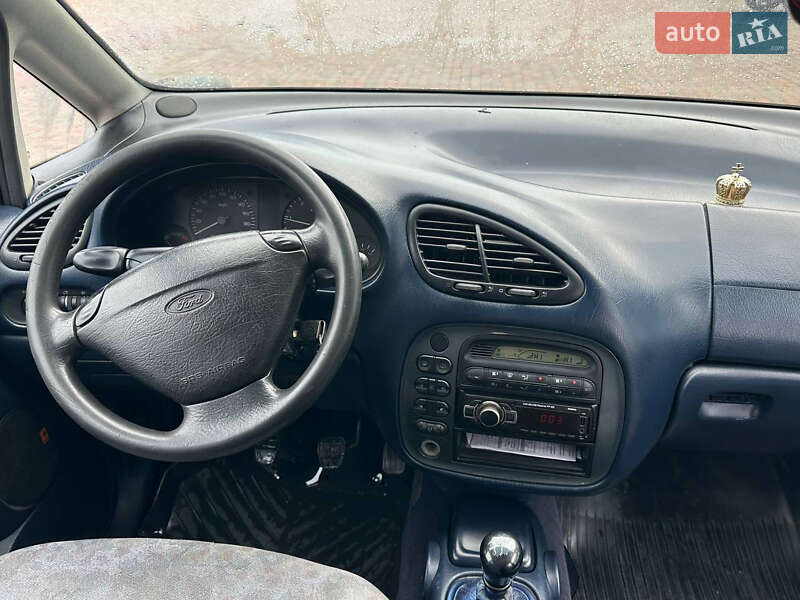 Мінівен Ford Galaxy 2000 в Сарнах