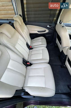 Минивэн Ford Galaxy 2010 в 