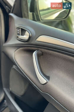 Минивэн Ford Galaxy 2014 в 