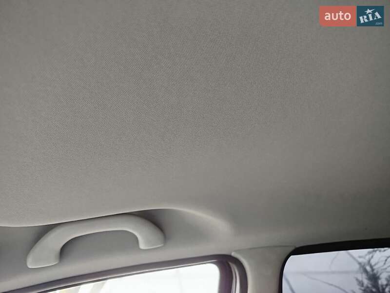 Минивэн Ford Galaxy 2004 в Ужгороде