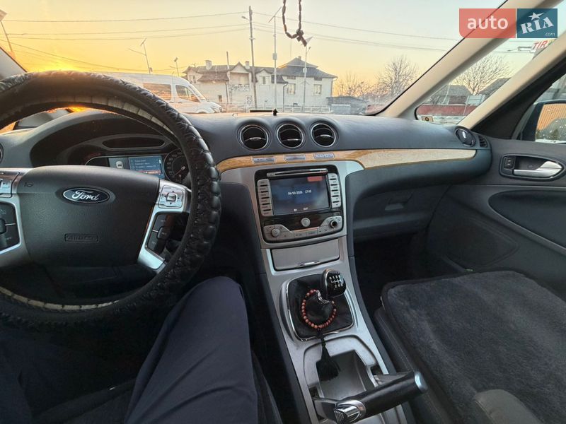 Минивэн Ford Galaxy 2008 в Черновцах