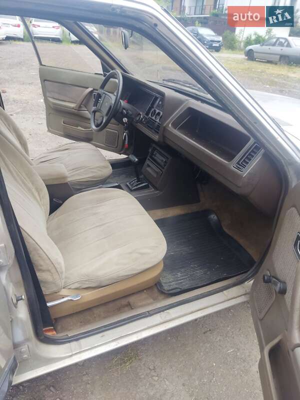 Седан Ford Granada 1984 в Львове