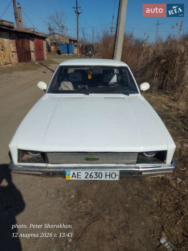 Седан Ford Granada 1977 в Нікополі
