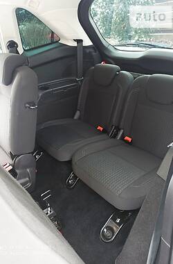 Минивэн Ford Grand C-Max 2016 в 