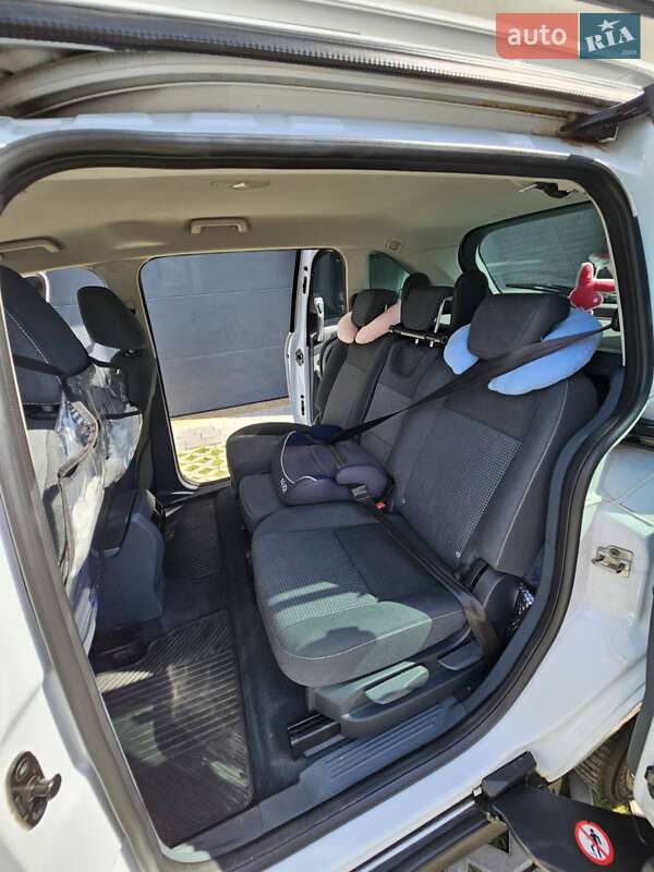 Мінівен Ford Grand C-Max 2011 в Івано-Франківську