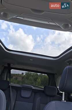 Минивэн Ford Grand C-Max 2011 в 