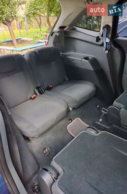Минивэн Ford Grand C-Max 2011 в 