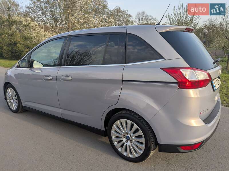 Мінівен Ford Grand C-Max 2010 в Радивиліві
