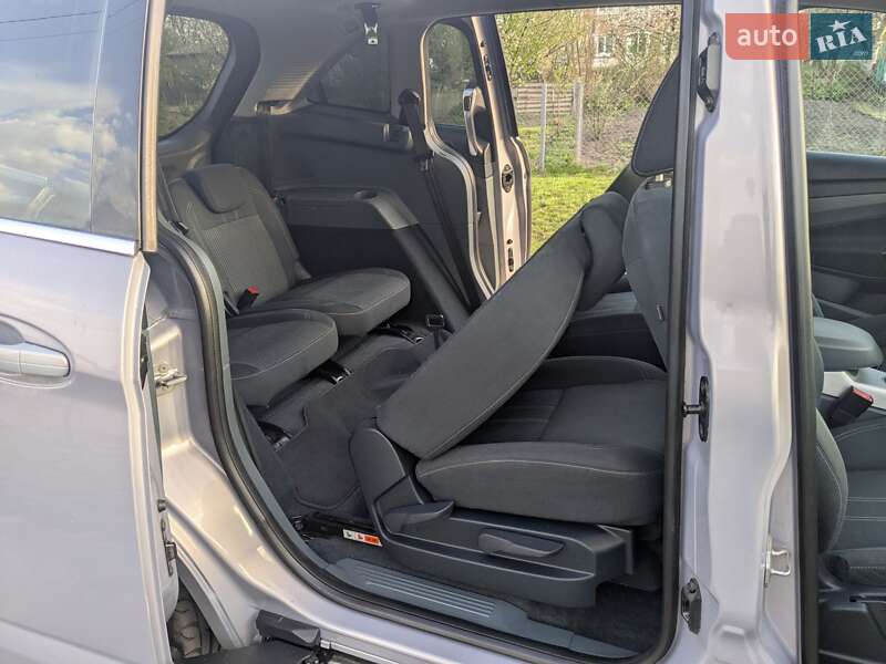 Мінівен Ford Grand C-Max 2010 в Радивиліві