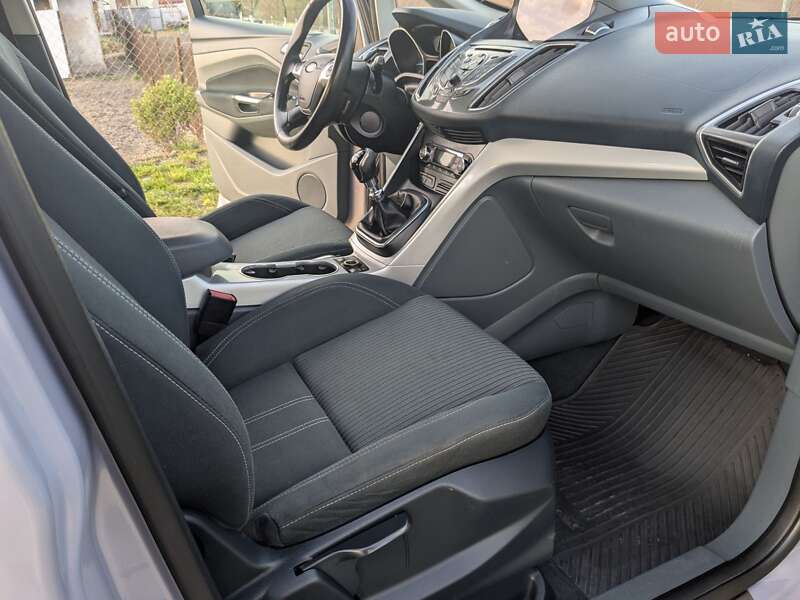 Мінівен Ford Grand C-Max 2010 в Радивиліві