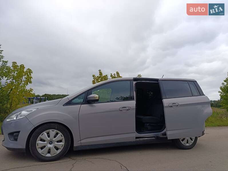 Минивэн Ford Grand C-Max 2010 в Кременце