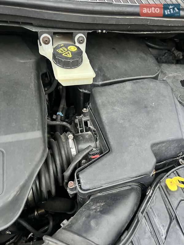 Минивэн Ford Grand C-Max 2011 в Городке