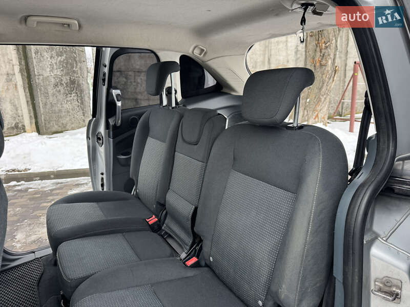 Минивэн Ford Grand C-Max 2012 в Лубнах