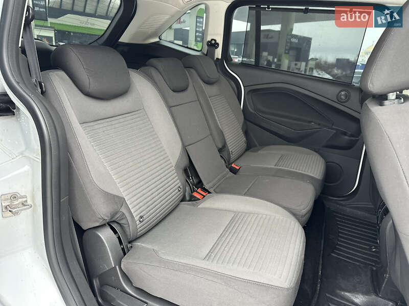 Минивэн Ford Grand C-Max 2017 в Дрогобыче