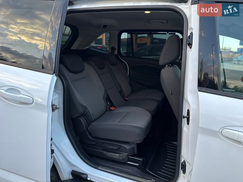 Минивэн Ford Grand C-Max 2017 в Дрогобыче