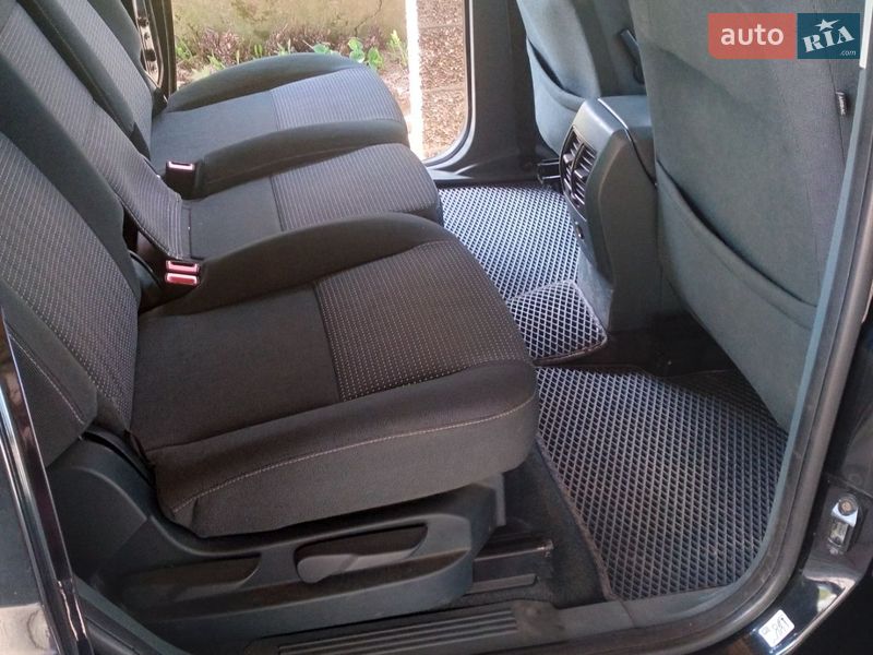 Минивэн Ford Grand C-Max 2011 в Перечине