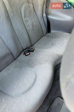 Хэтчбек Ford KA 1998 в 