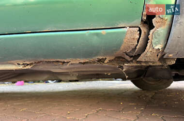 Хэтчбек Ford KA 1998 в 