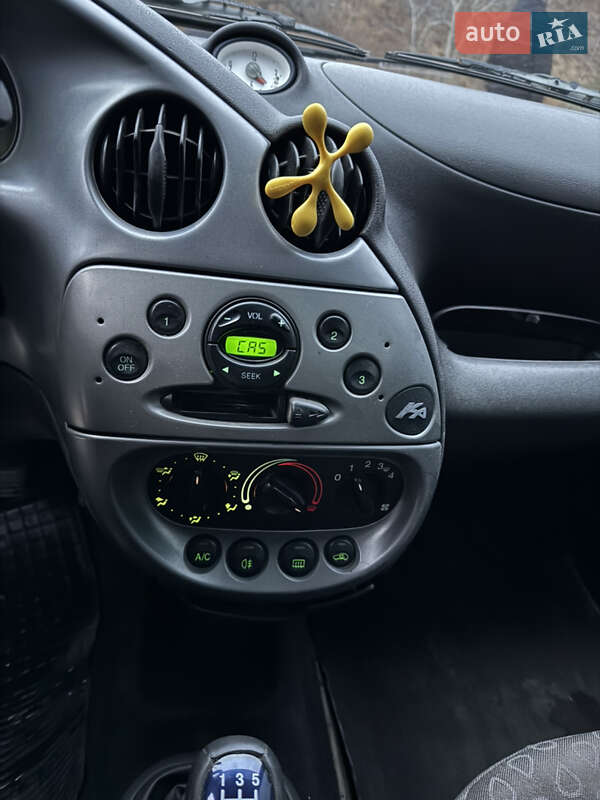 Хэтчбек Ford KA 2002 в Тересве