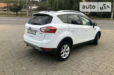 Внедорожник / Кроссовер Ford Kuga 2012 в Черновцах